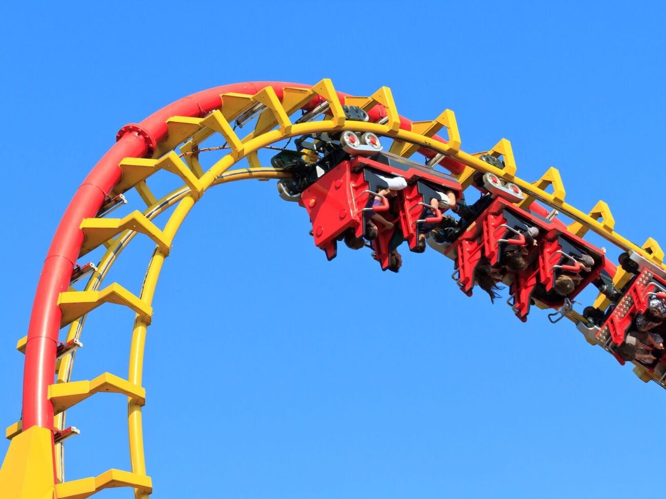 За доставленные неудобства каждому пассажиру американских горок администрация парка выдала бесплатные билеты