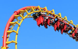 За доставленные неудобства каждому пассажиру американских горок администрация парка выдала бесплатные билеты