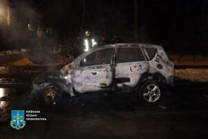 Чоловіка підозрюють у підпалі трьох автомобілів у Дніпровському районі