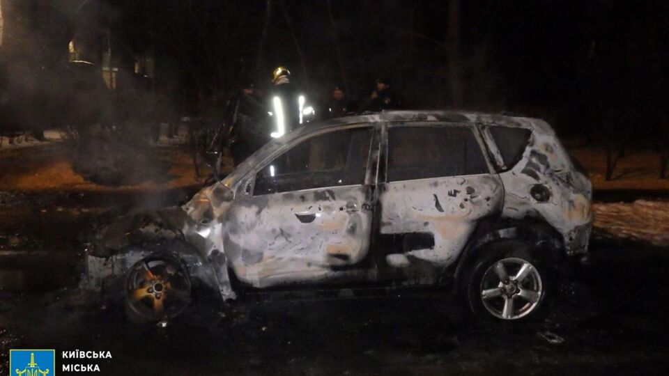 Чоловіка підозрюють у підпалі трьох автомобілів у Дніпровському районі