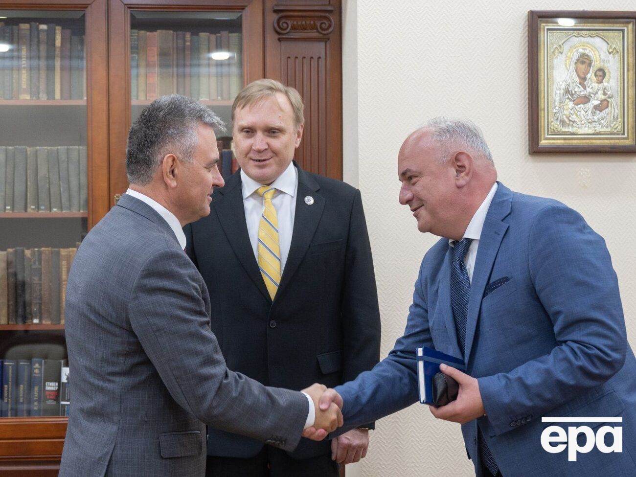 Здавалося, що Трамп від самого початку демонстрував більше розуміння до Путіна, зазначає ЗМІ