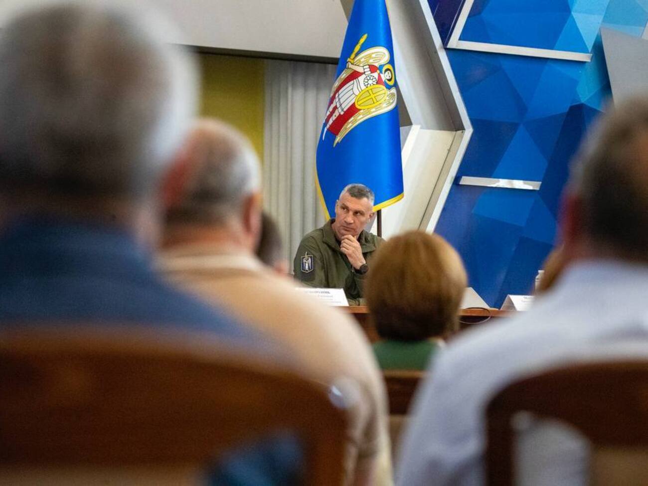 Все должны руководствоваться прежде всего профессиональными обязанностями, подчеркнул Кличко