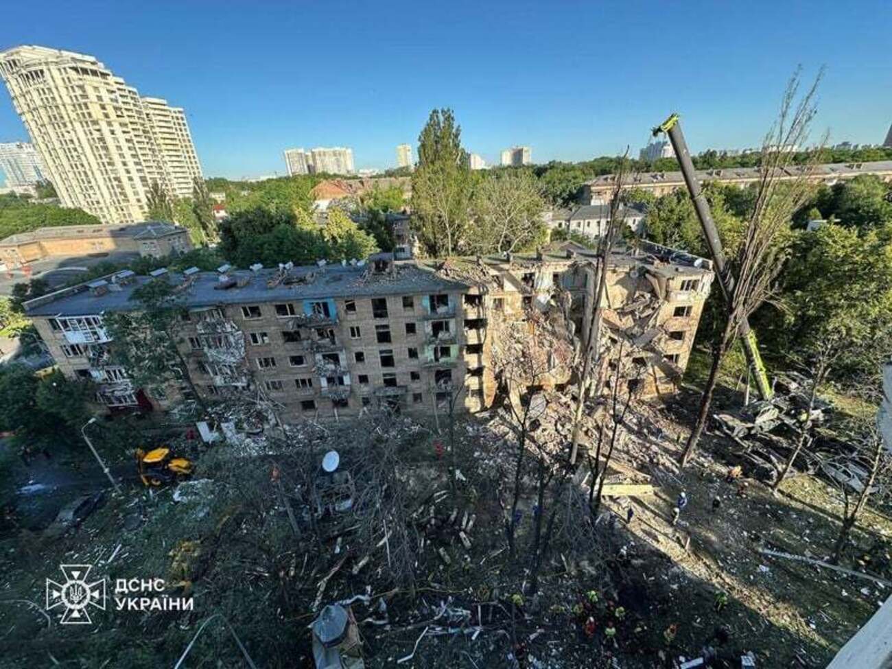 И Воздушные силы, и городские власти призывают всегда идти в укрытия