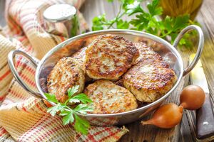 Вареные яйца усилят нежный вкус котлеток