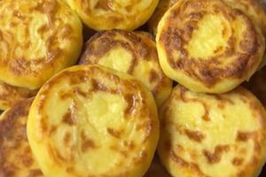 Обсмажте сирники із двох боків