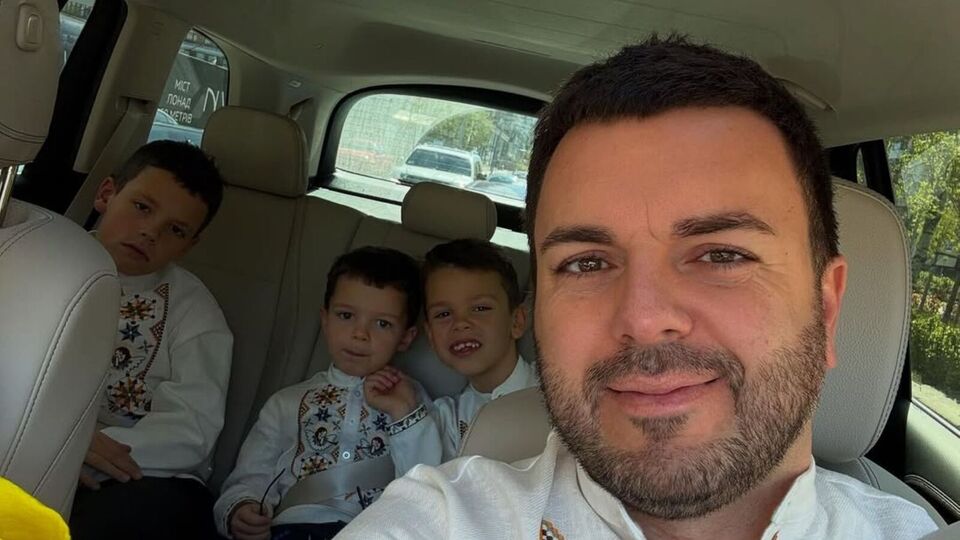 Решетнік із дружиною виховує трьох синів