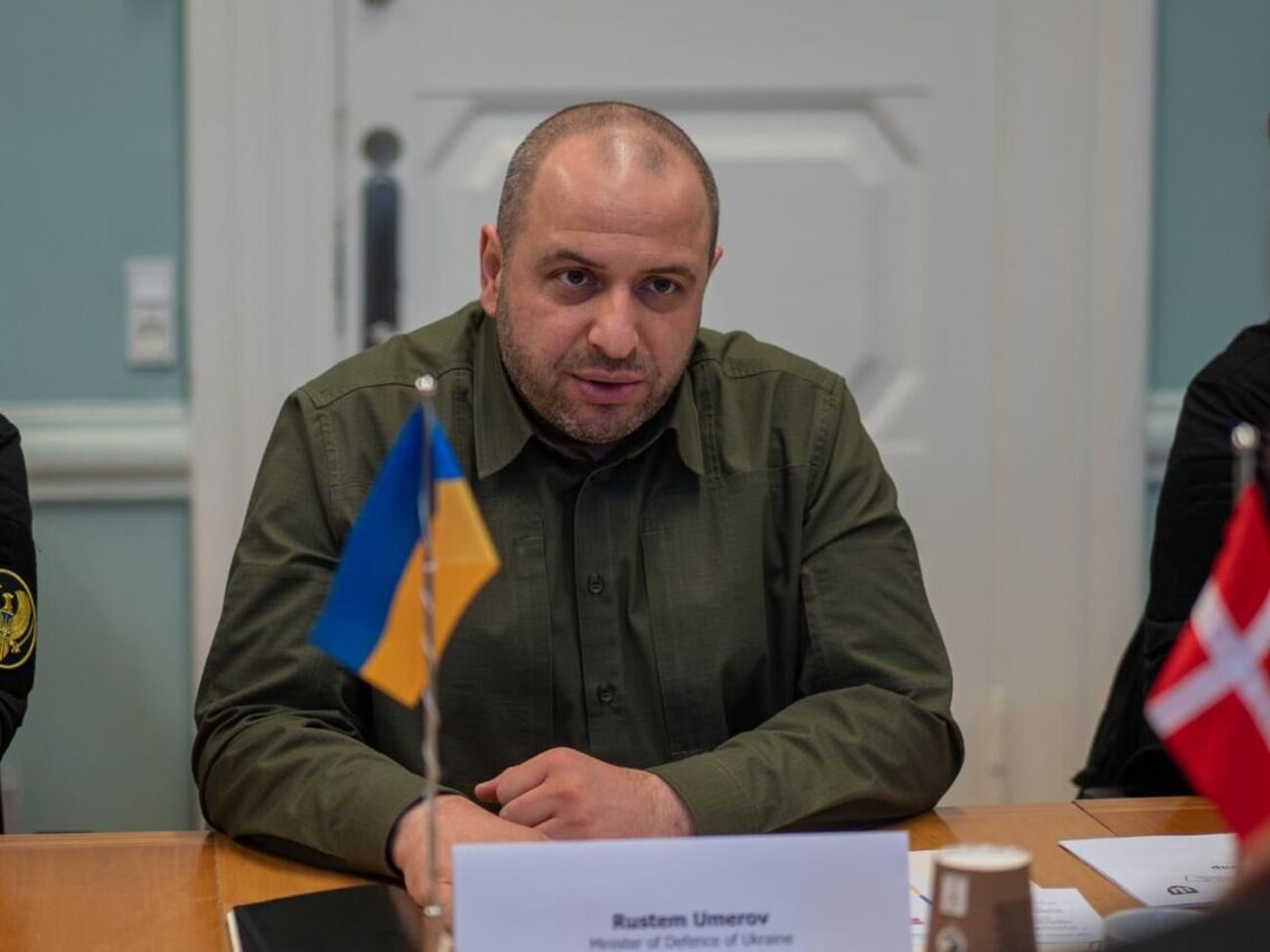 Умєров припустив, що обговоренням гуманітарних питань РФ прагне уникнути санкційного тиску