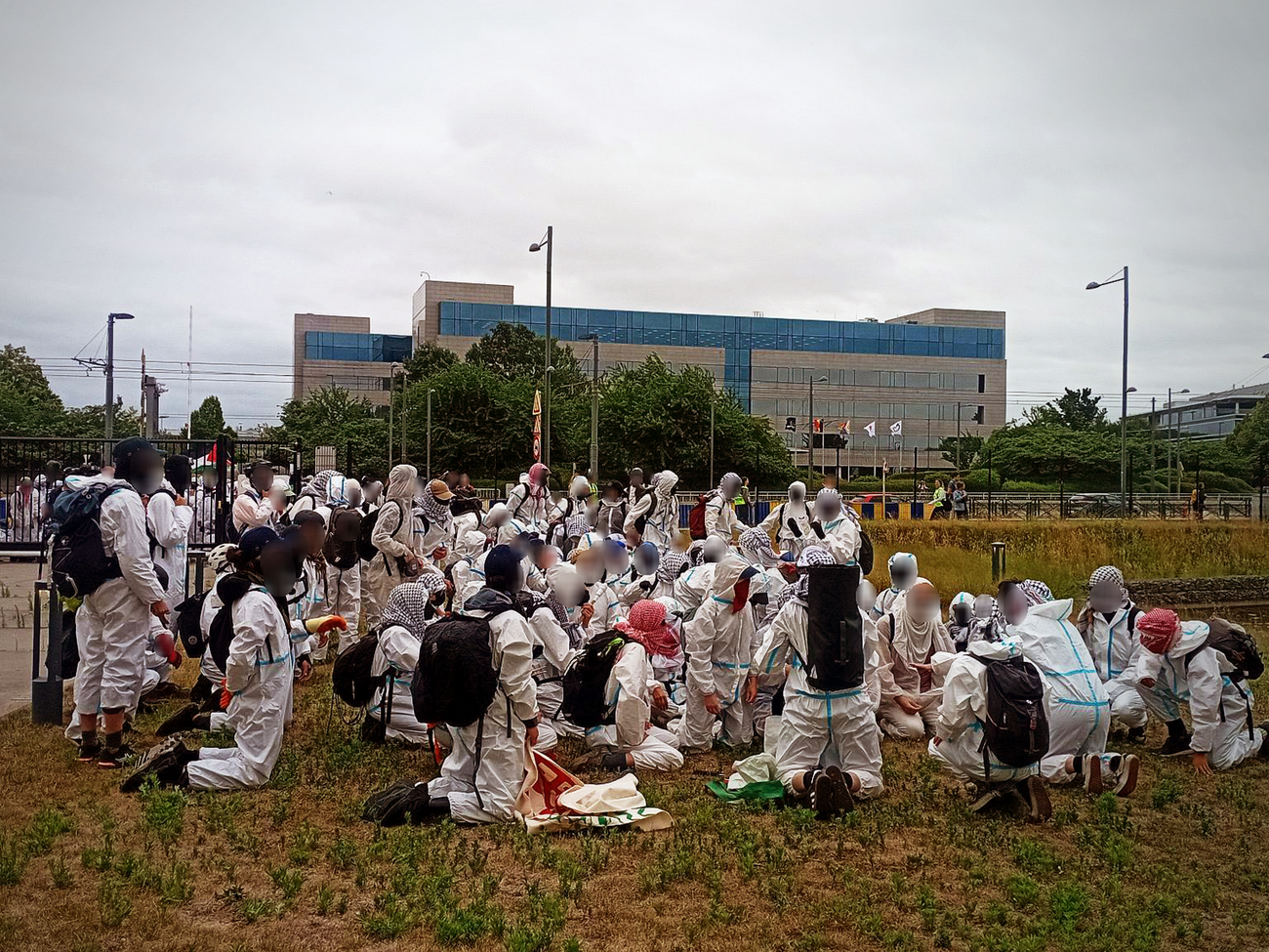 Пропалестинські активісти увірвалися до офісу компанії в Бельгії та пошкодили техніку