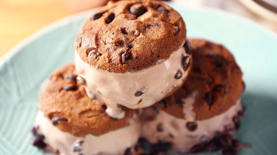 Морозиво має постояти в морозилці кілька годин