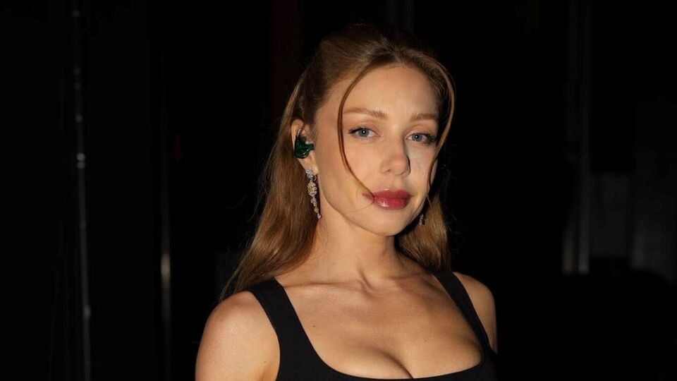 Тина Кароль весит около 52 кг