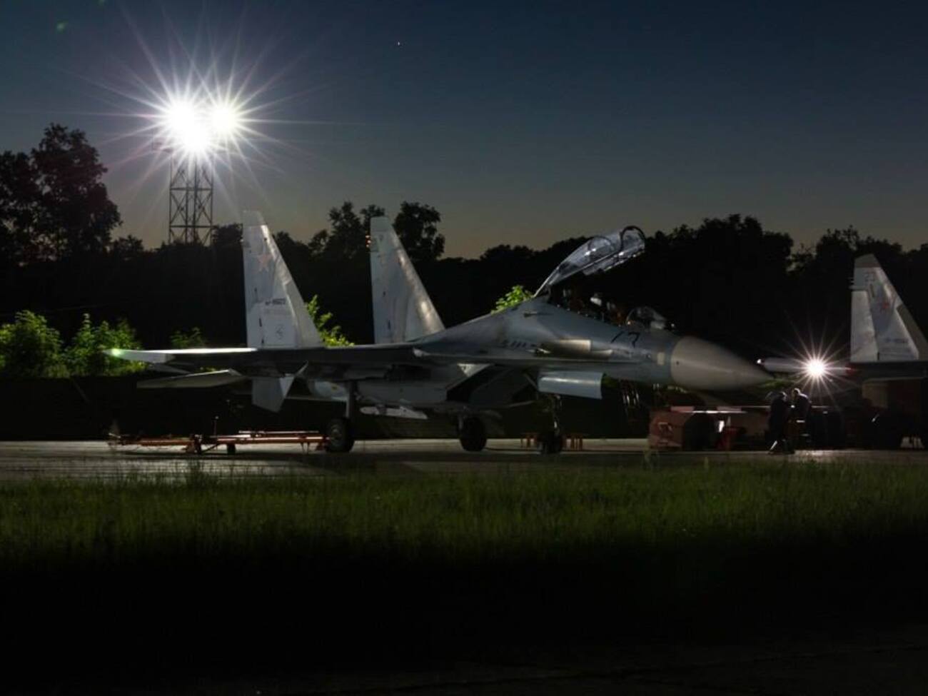 Беспилотники атаковали аэродром с российскими самолетами