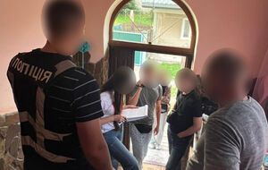 Перед укладенням фіктивного шлюбу чоловік розлучився зі своєю офіційною дружиною