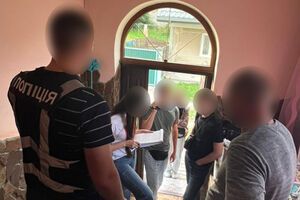 Перед укладенням фіктивного шлюбу чоловік розлучився зі своєю офіційною дружиною