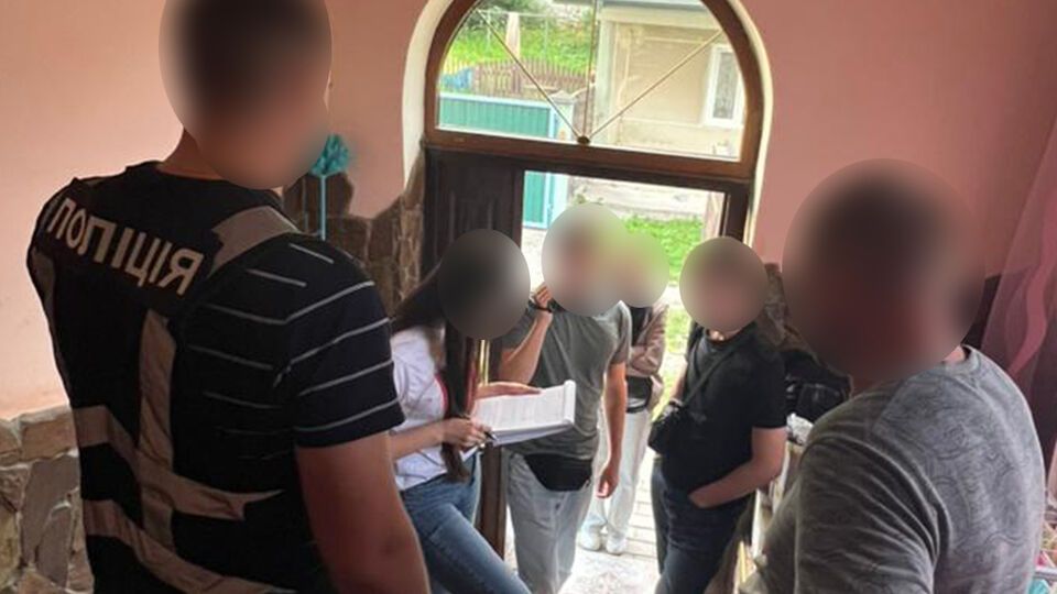 Перед укладенням фіктивного шлюбу чоловік розлучився зі своєю офіційною дружиною