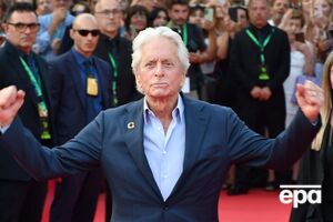 С Зетой-Джонс Дуглас имеет двоих детей