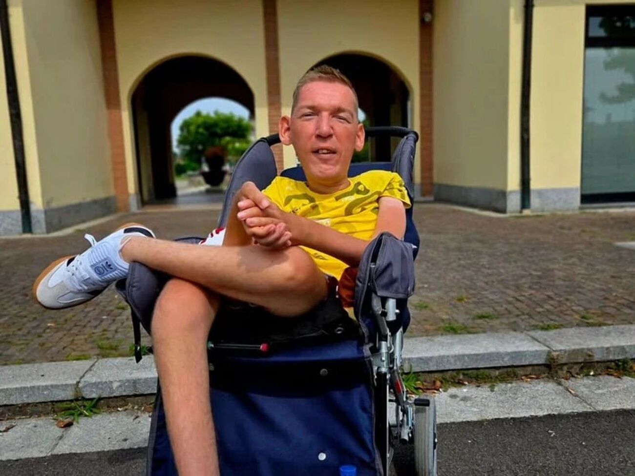 Отмечают, что в конце концов на место отправили следственно-оперативную группу, которая и достала друга Гусакова