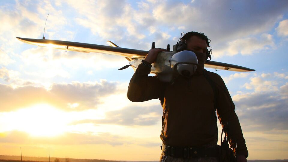 На мировом уровне раздаются призывы к запрету или регулированию автономного оружия, подобно запрету противопехотных мин