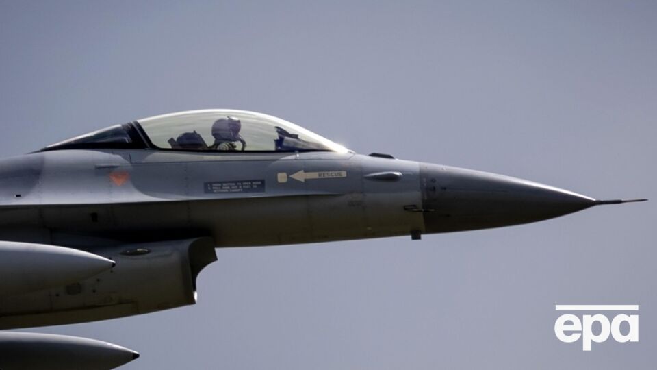 Пілот відвів пошкоджений літак від населеного пункту, але катапультуватися не встиг