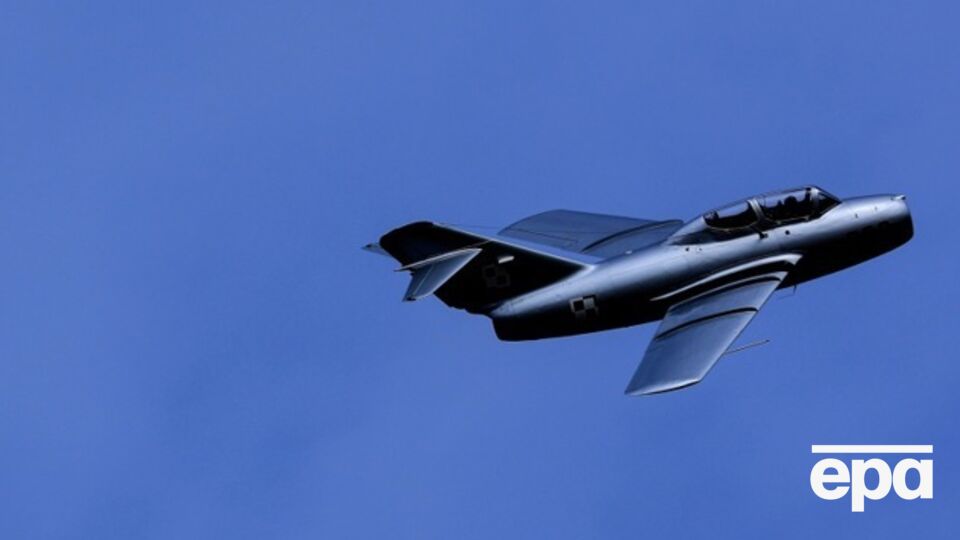 Согласно действующим процедурам, командование привело в действие все доступные силы и средства, говорится в сообщении