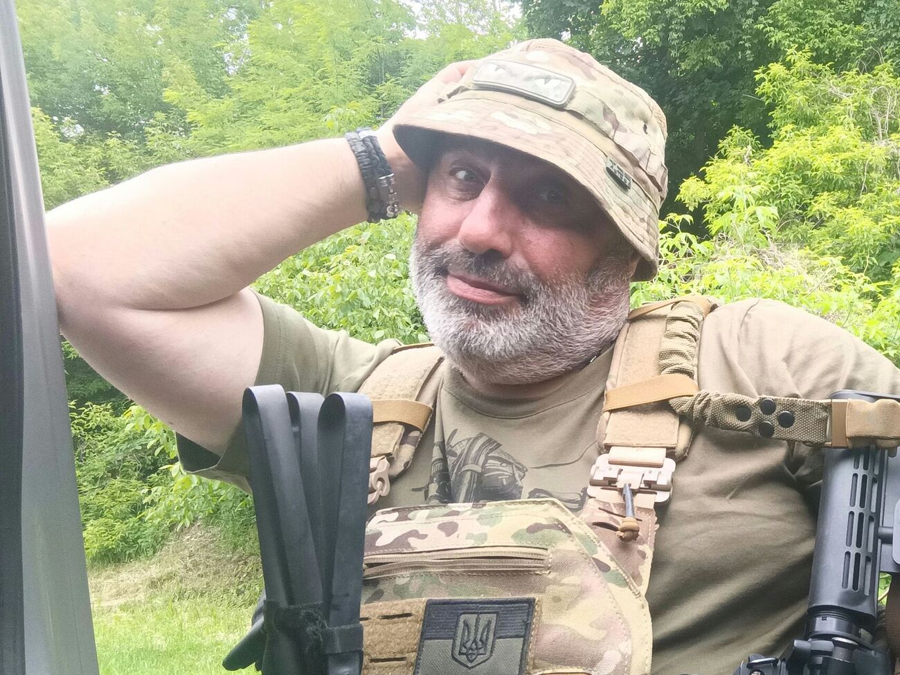 Тіло бійця в аеропорту зустрічали його родичі, друзі та небайдужі громадяни