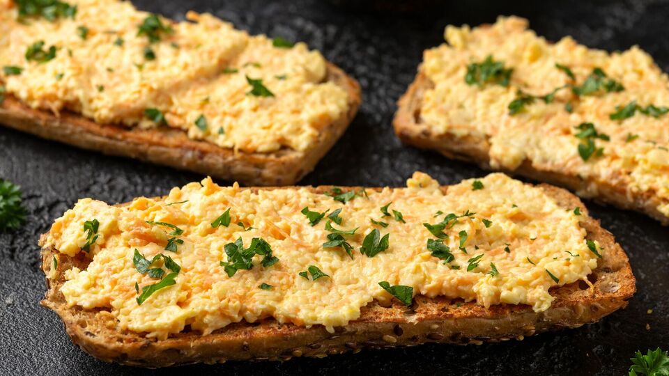 Для намазки возьмите сливки жирностью 10%