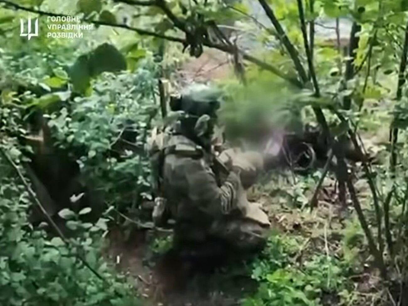 Воины спецподразделения ГУР МО Украины "Шаманбат" устроили засаду на передвигавшихся на мотоциклах российских захватчиков