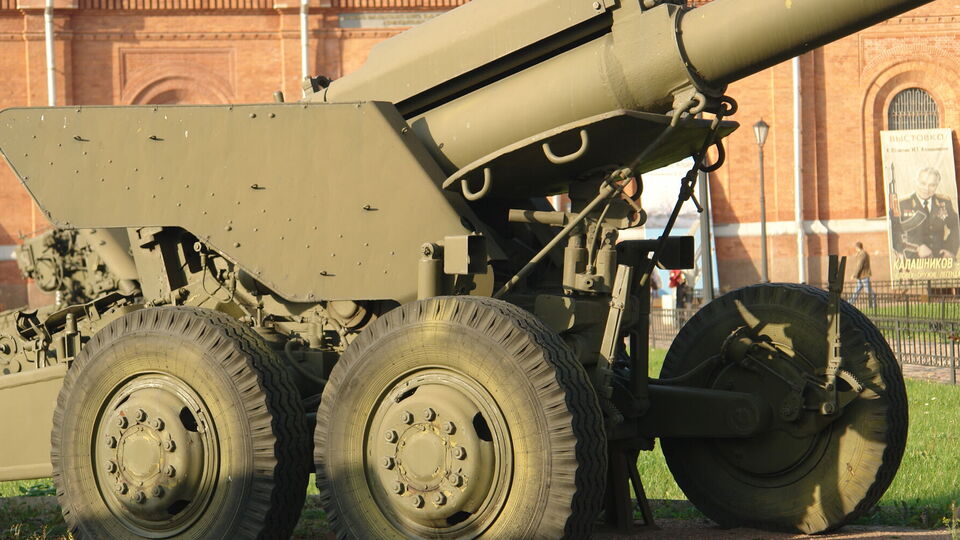 УП пишет, что по пригороду Сум РФ могла ударить из пушки "Гиацинт-Б"