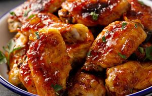 Крылышки лучше всего подавать с овощами-гриль