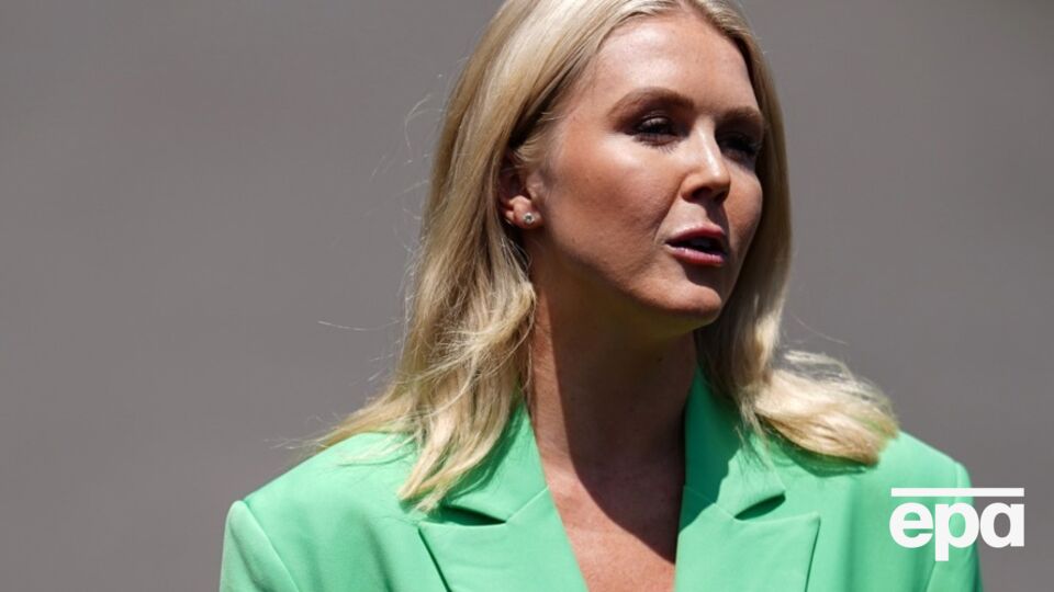 Лівітт запитали про реакцію Трампа на українські удари у РФ