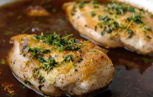 К филе добавляют различные специи