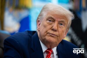 Один из журналистов решил спросить Трампа о его тарифной политике, использовав термин, напоминающий американское слово chicken