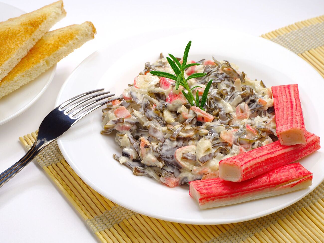 Салат перед подачей должен настояться