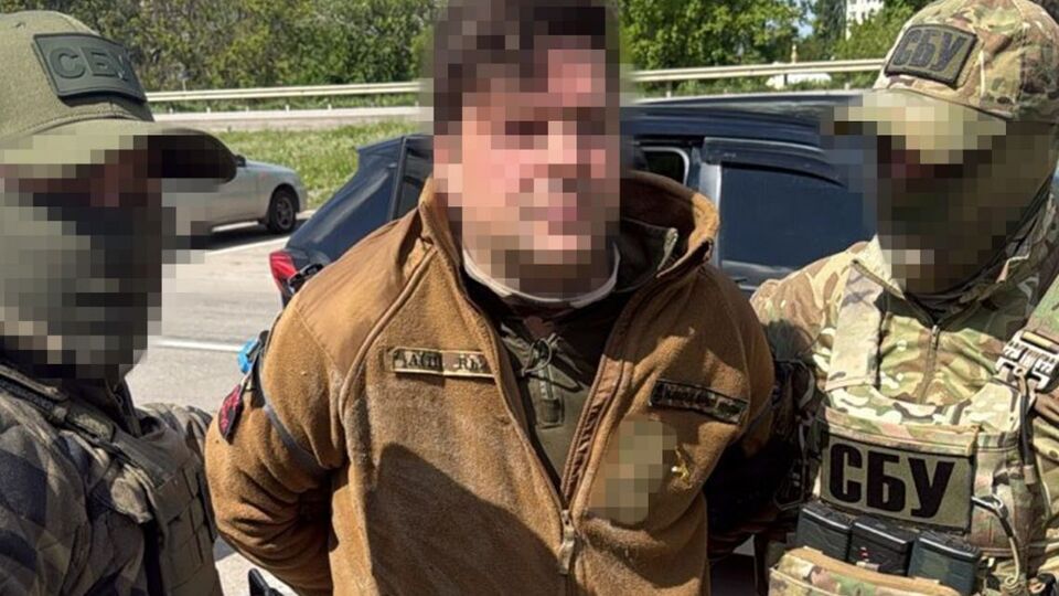 По данным следствия, фигурант по собственной инициативе вышел на российскую спецслужбу через своих родственников – бывших российских военных