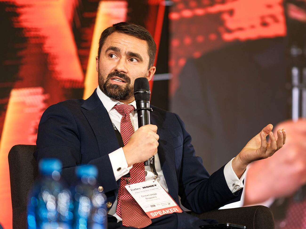 Украинская экономика сталкивается с критическим дефицитом инвестиций, без которых ее устойчивость под угрозой, заявил Водовиз