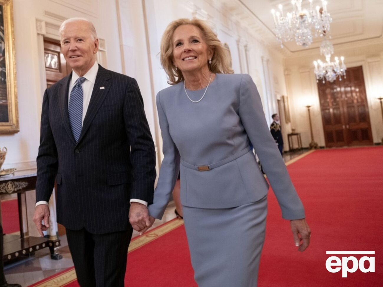 Джилл Байден была одной из главных сторонниц решения ее мужа баллотироваться на второй срок, утверждают журналисты