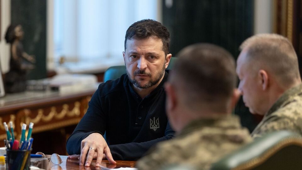 Президент назначил новых командующих в ДШВ, Силах беспилотных систем, заместителя начальника Генштаба, командующего ОК "Восток", а также уволил главу НГУ