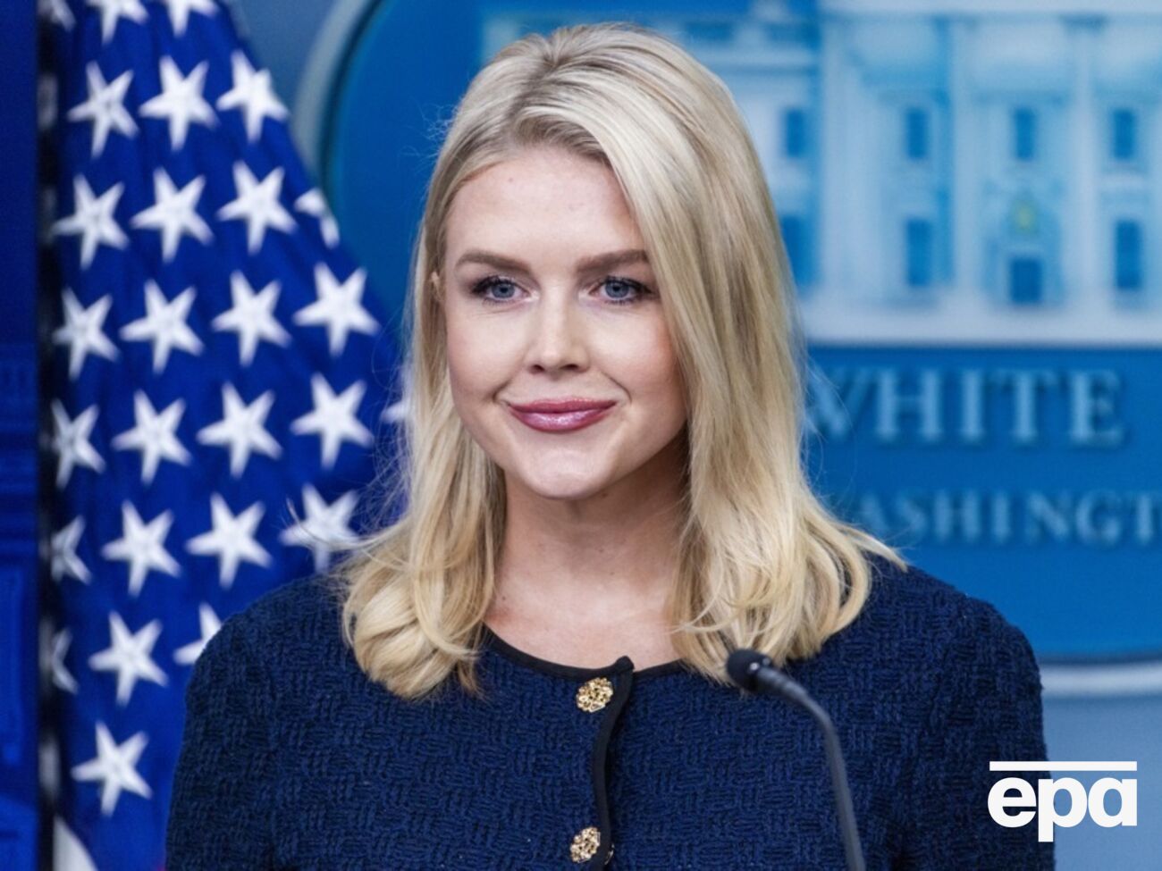 Лівітт заявила, що Трамп не просто так є головнокомандувачем і саме він керує зовнішньою політикою США