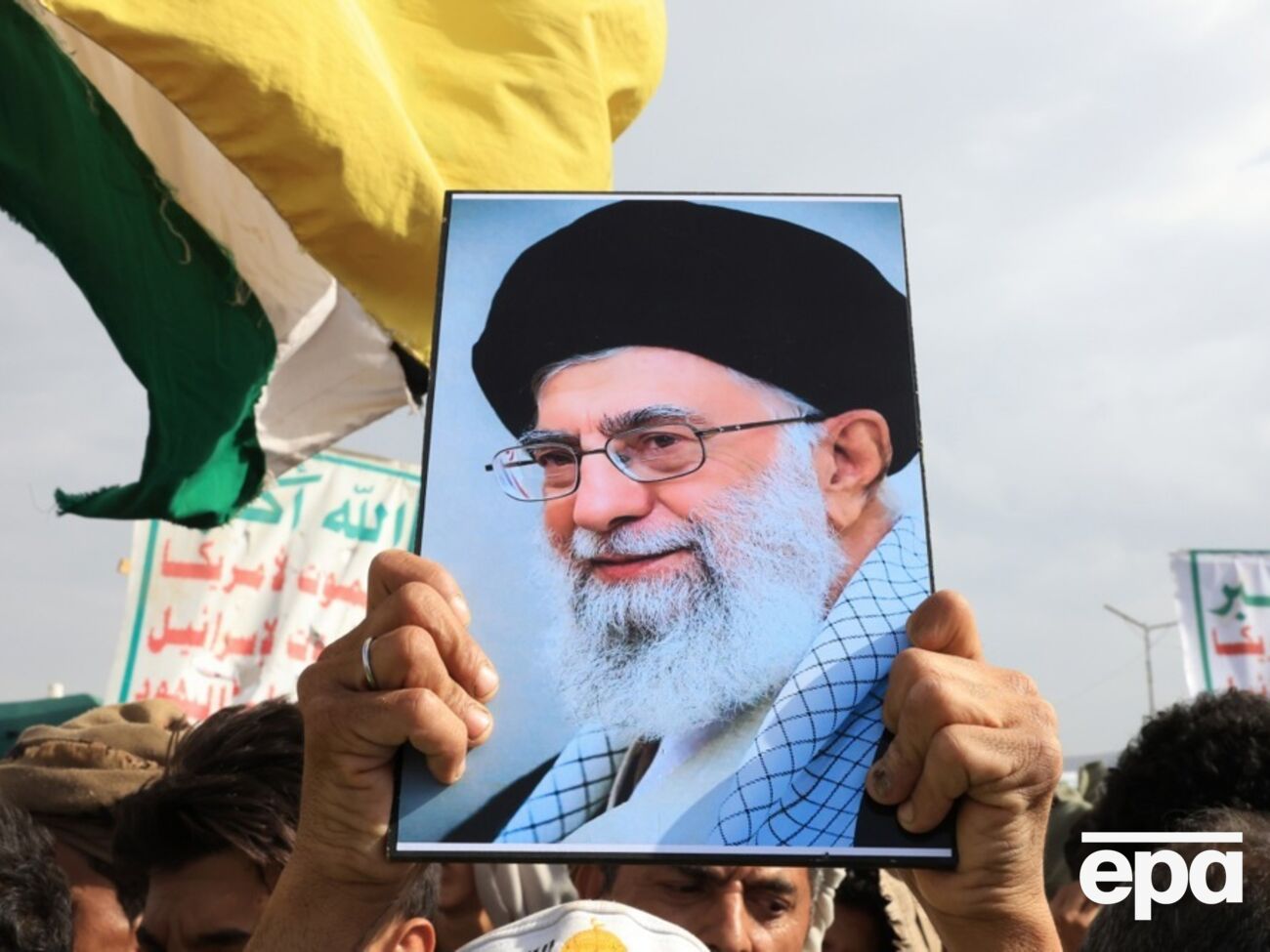 Хаменеї приблизно тиждень не з'являвся на публіці