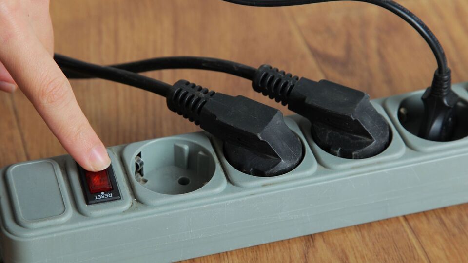 Для 35 тыс. семей в трех областях восстановлено напряжение, отчитался ДТЭК