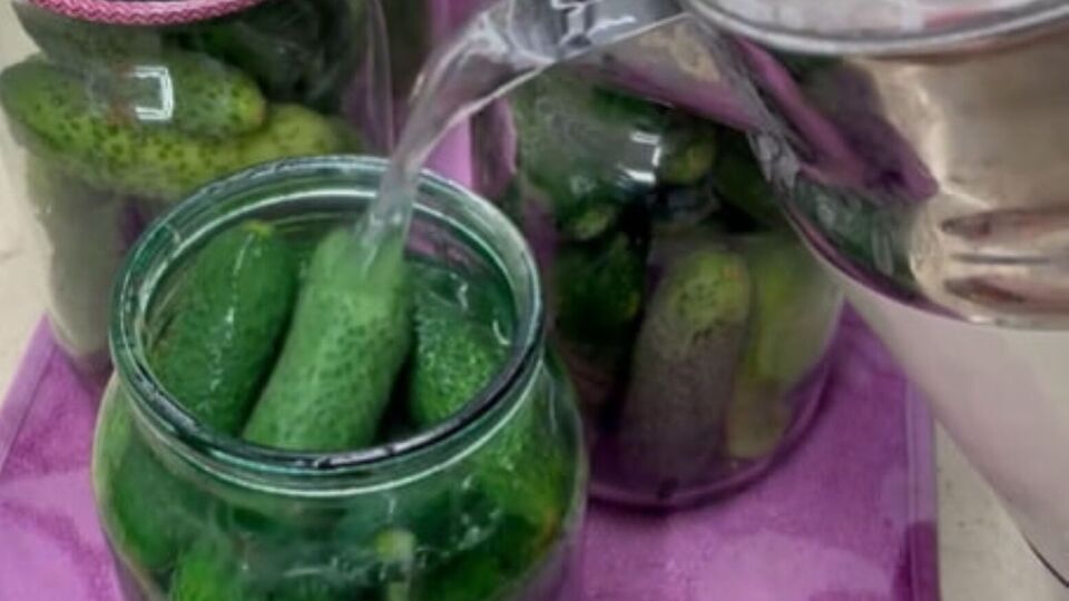 Замість оцту в маринаді використовують лимонну кислоту