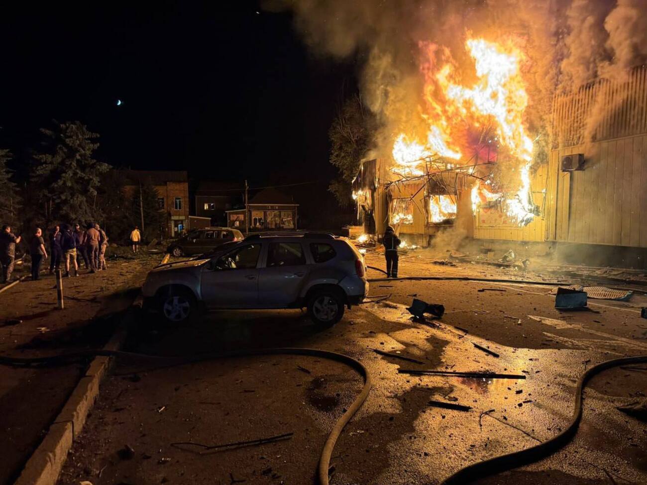 Донецкие каналы сообщают о пожаре после прилетов