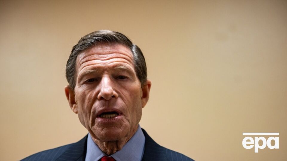 По словам сенатора, эти украинские удары опровергают распространенное заблуждение о якобы проигрыше Украины в войне против страны-агрессора РФ