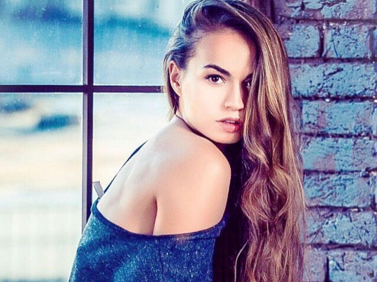 31 травня Микола Кобзов повідомив, що його племінниця загинула, зірвавшись із 15-метрової висоти