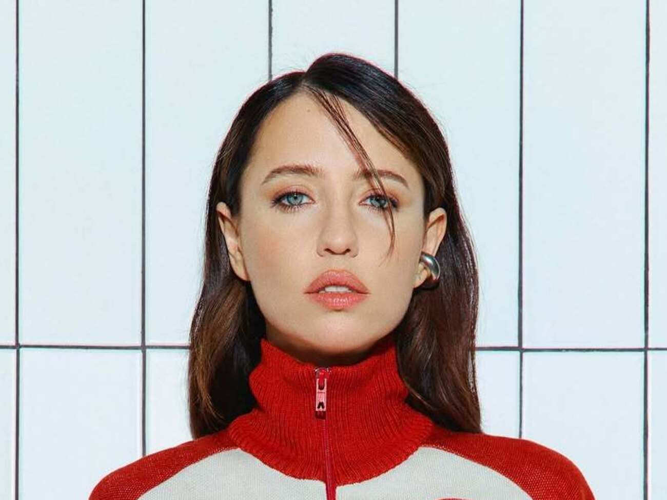 Дорофеева родилась в 1990 году в Симферополе