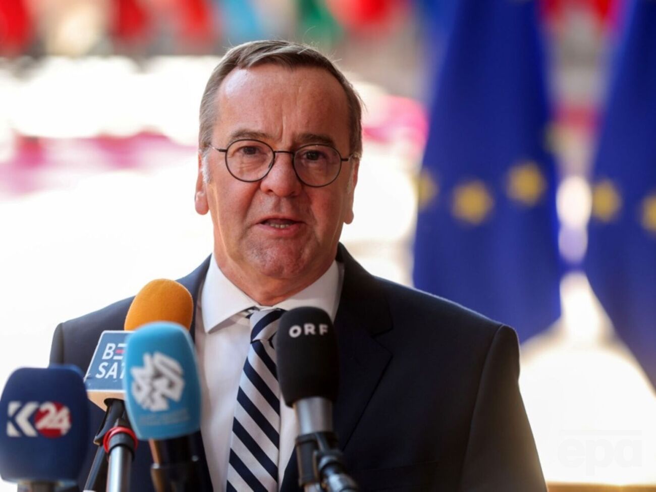 За словами міністра, Берлін не може дати Києву більше, ніж чверть своїх систем, але може спробувати взяти їх у інших країн