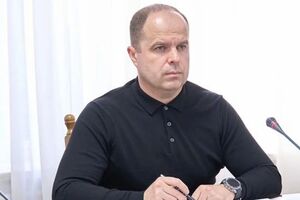 Мустеца арендует квартиру в Новопечерских Липках в центре Киева за половину своей официальной зарплаты, сообщило hromadske