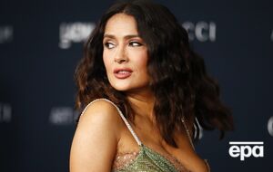 Хайек вышла замуж за отца своей дочери через два года после ее рождения