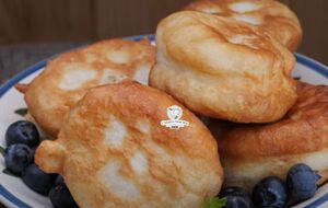 Обжаривайте оладьи на большом количестве разогретого растительного масла