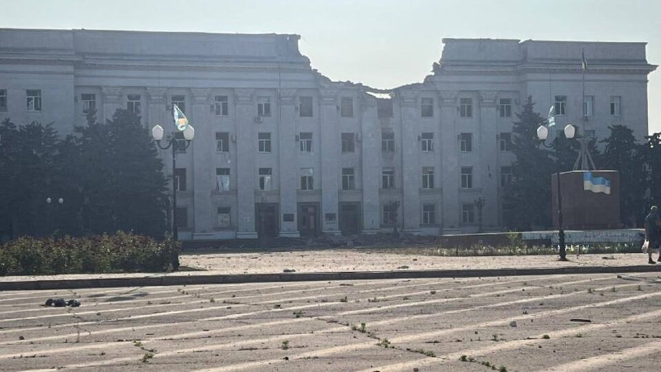 У будівлю облради влучив російський КАБ