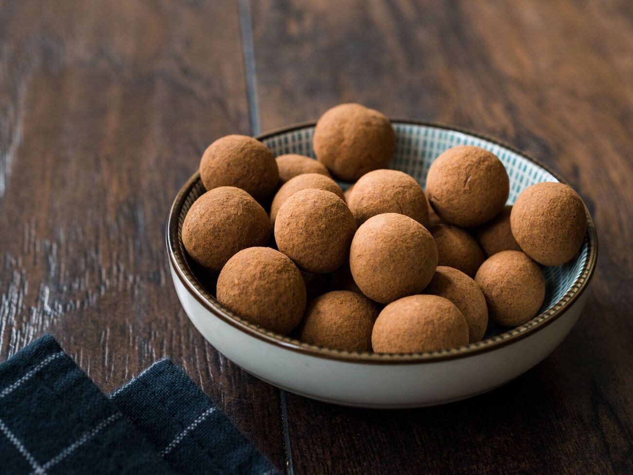 Десерт подают в виде шариков